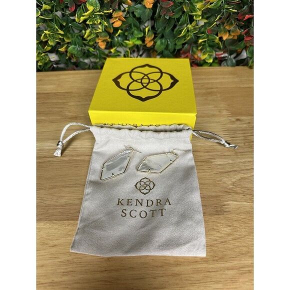 Kendra Scott Bexley Drop Earrings Iridescent White Fashion + Box + Dust Bag EUC‎ - Picture 1 of 9